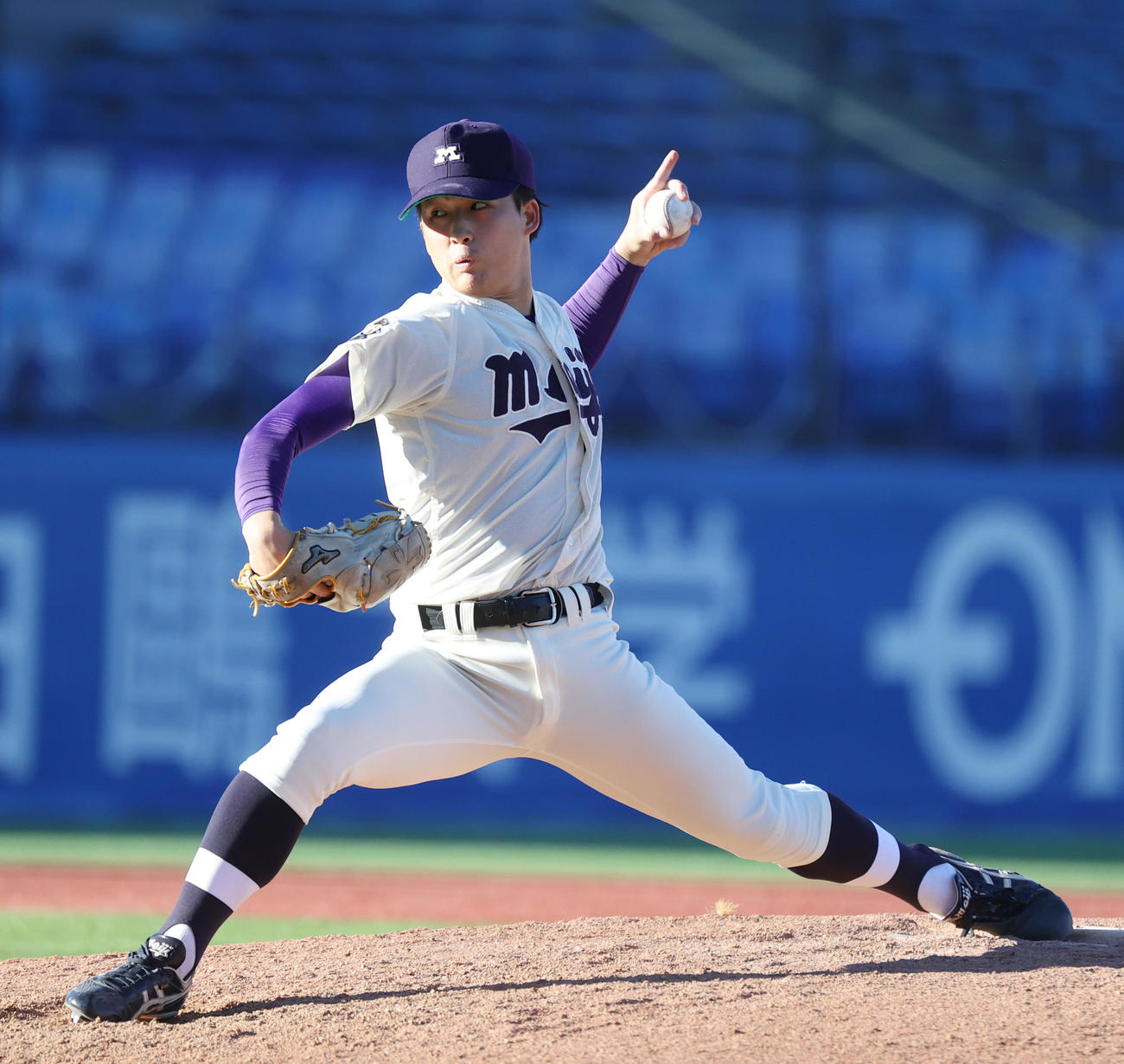 明大対立大　7回から登板した明大・大泉（撮影・柴田隆二）