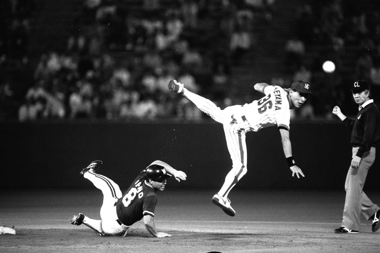 池山監督、現役時代の華麗な守備（1987年撮影）