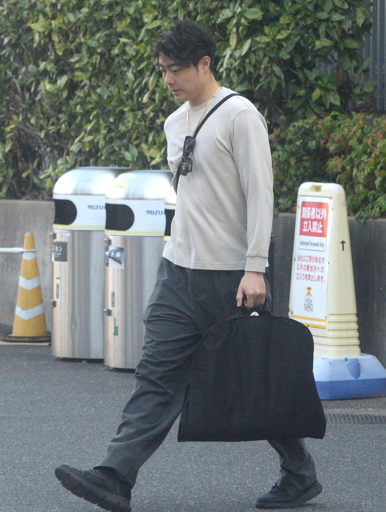 みずほペイペイドームを訪れたソフトバンク松本裕（撮影・佐藤究）