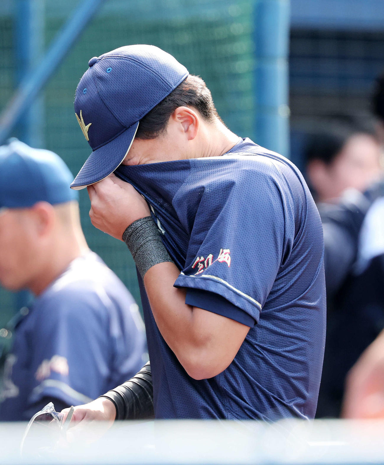 創価大対神奈川大　敗退し引き揚げる創価大・立石（撮影・鈴木正人）