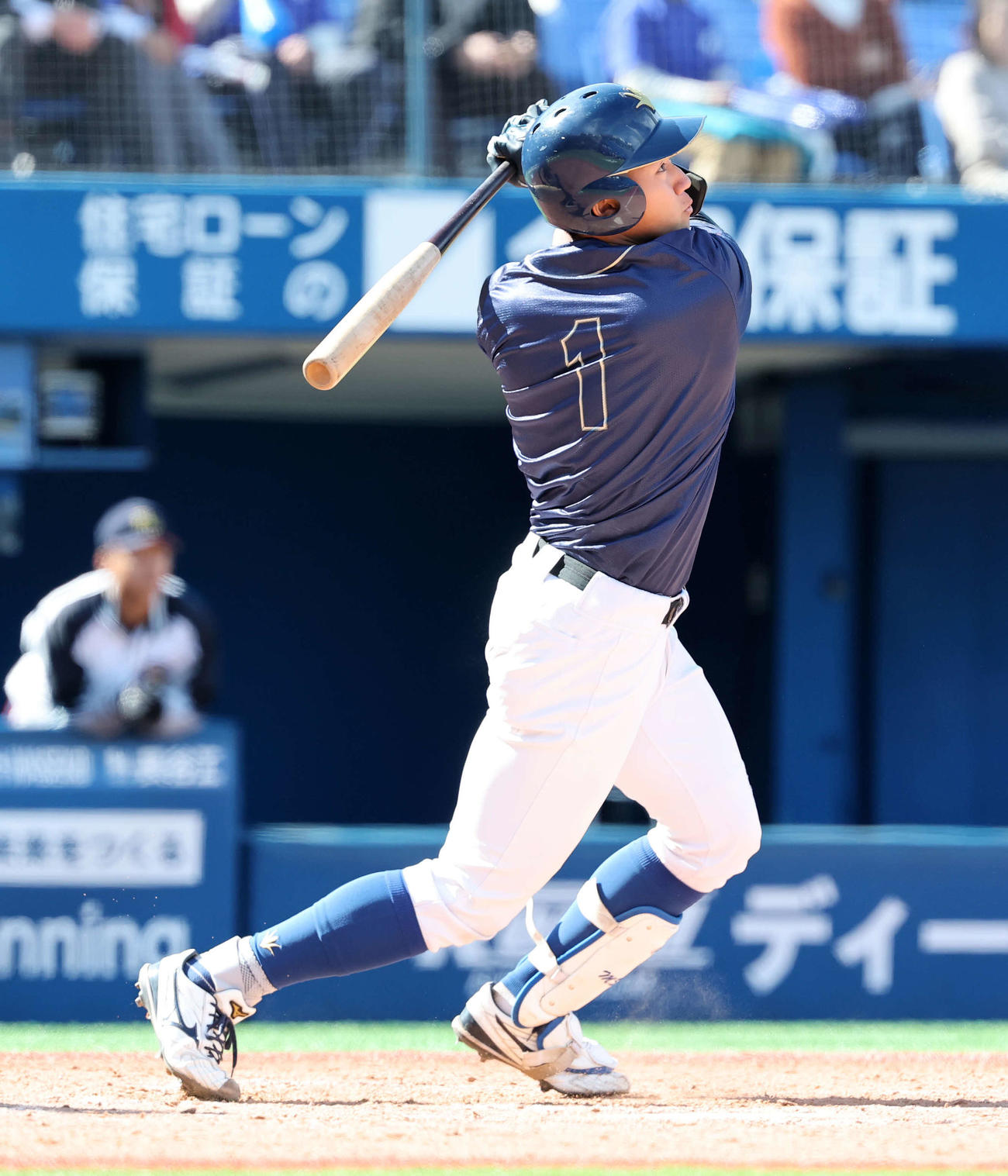 創価大対神奈川大　4回表創価大1死二塁、立石は中飛（撮影・鈴木正人）