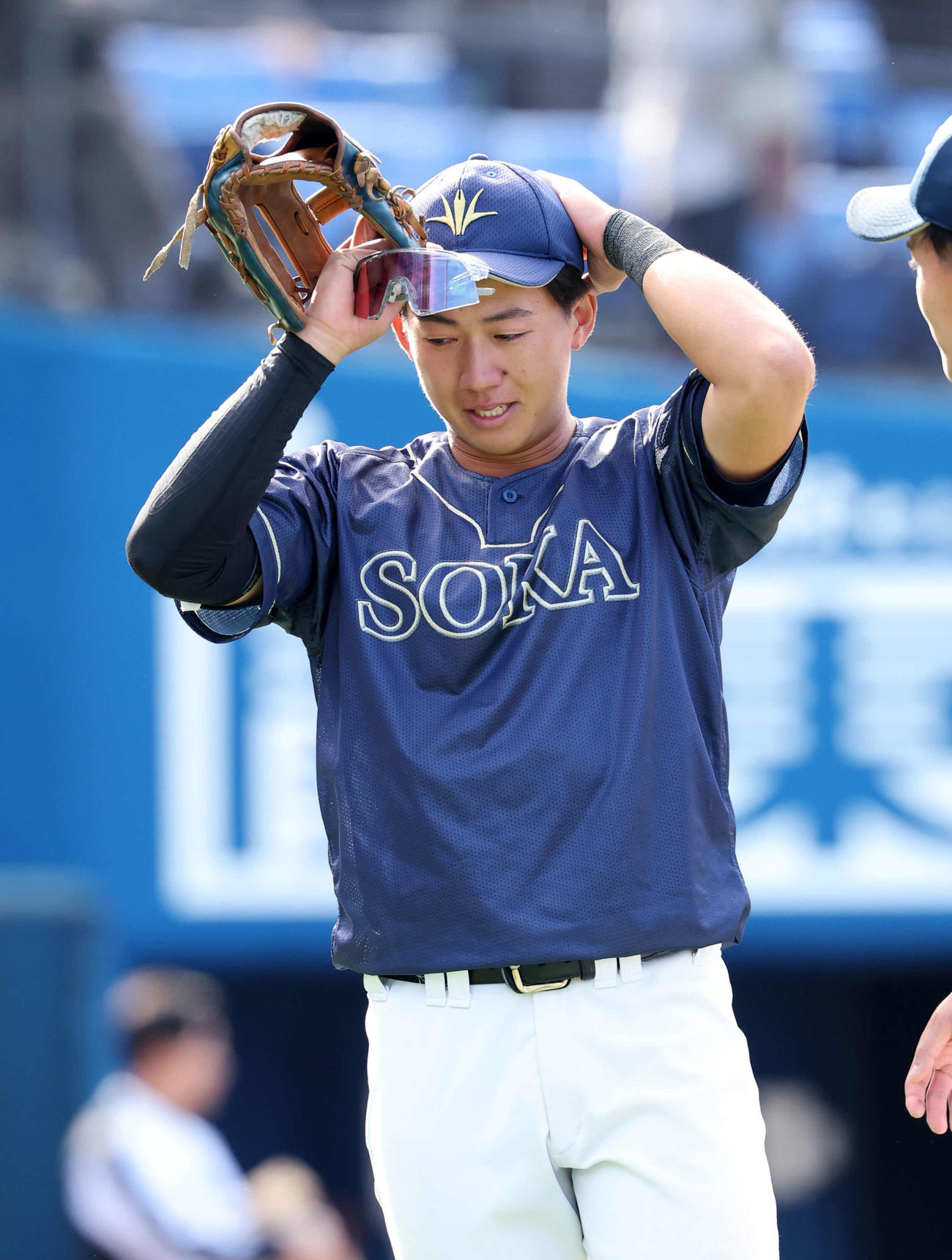 創価対神奈川大　敗退し涙ぐむ創価大・立石（撮影・鈴木正人）