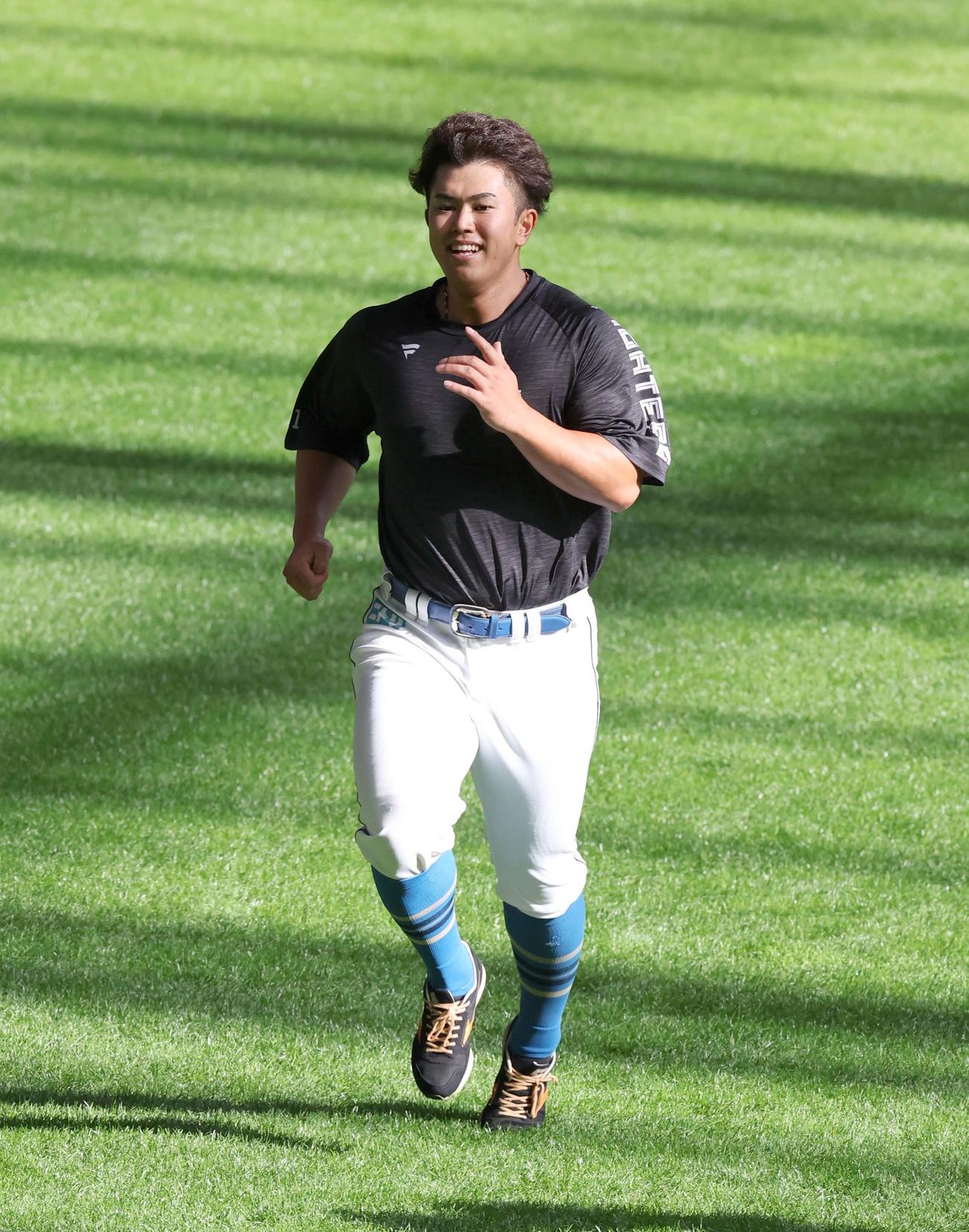 別メニューでダッシュする今川優馬