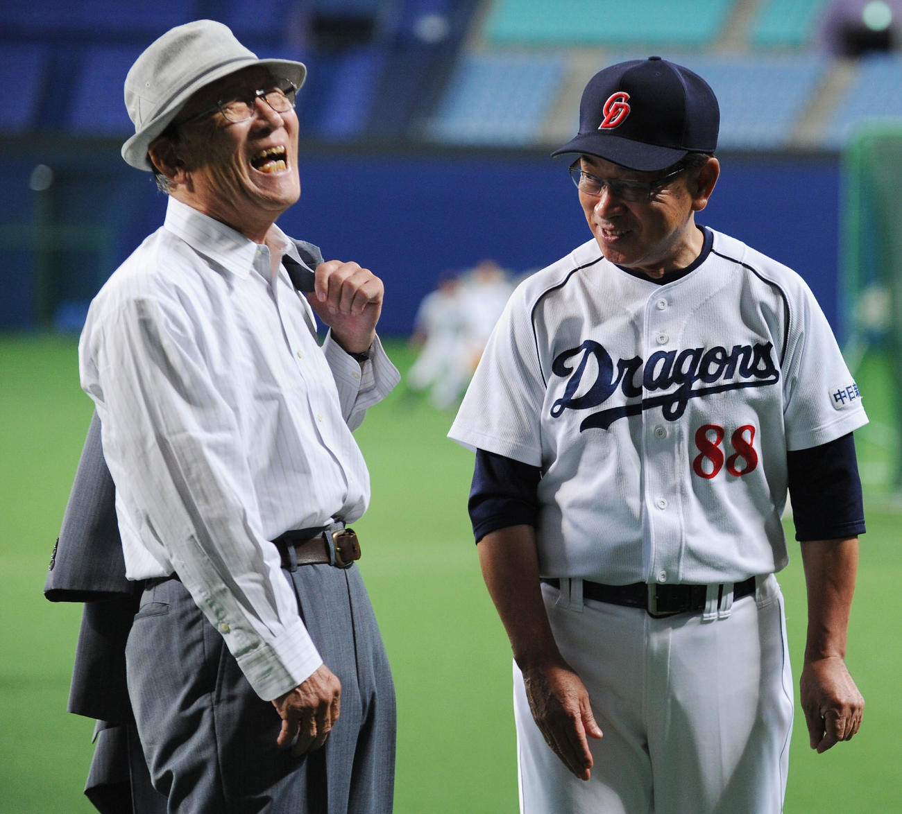 2013年9月、広瀬叔功氏は中日高木監督と談笑する
