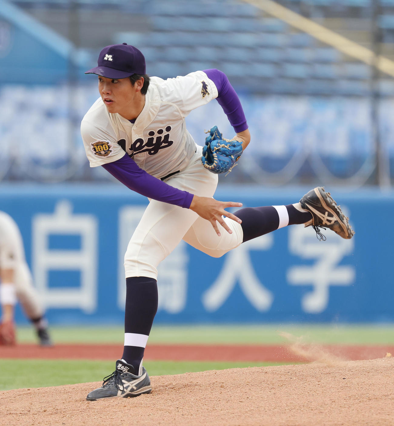 東大対明大　先発した明大・平嶋（撮影・柴田隆二）