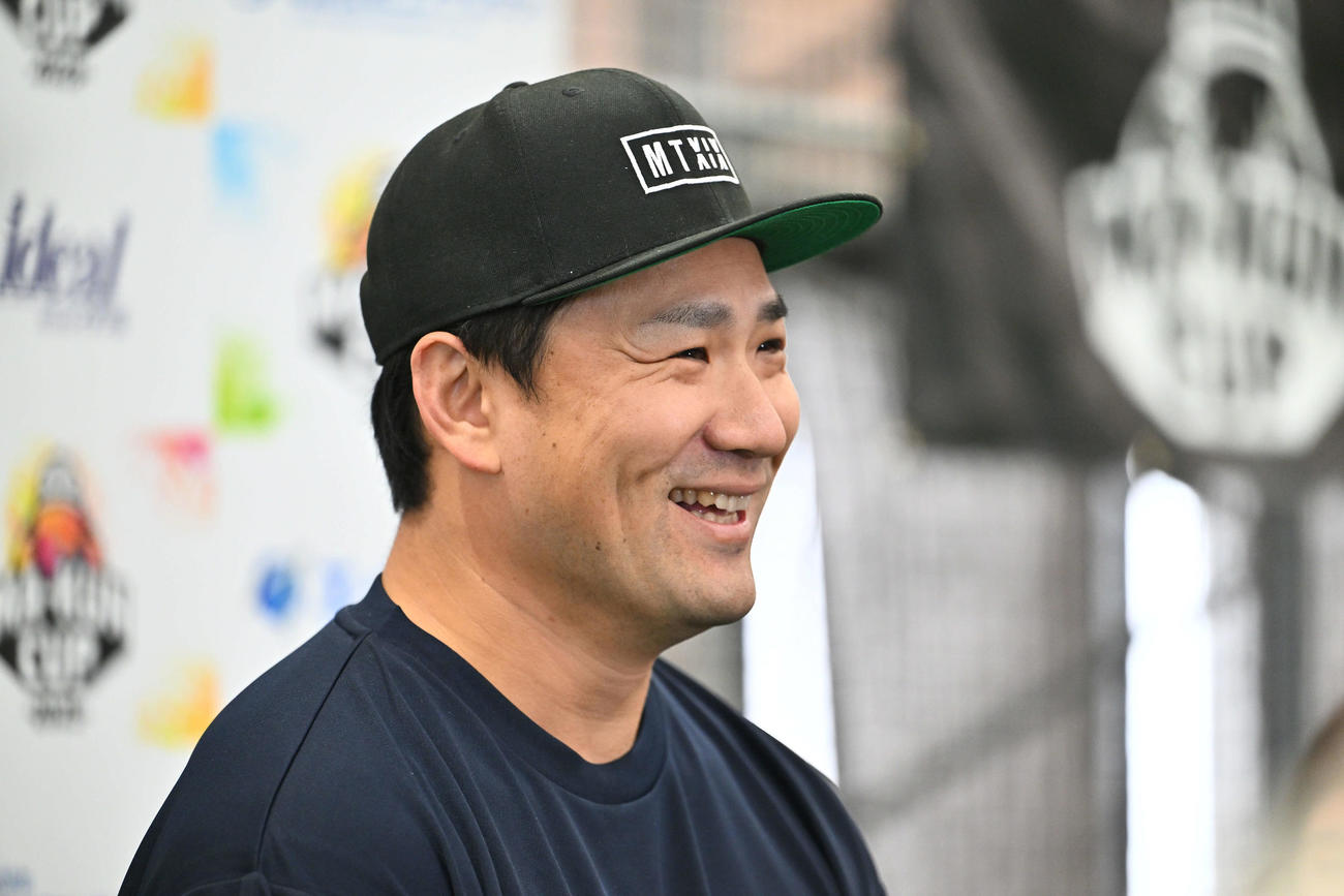マー君カップ2025を終え取材に応じる巨人田中将（撮影・滝沢徹郎）