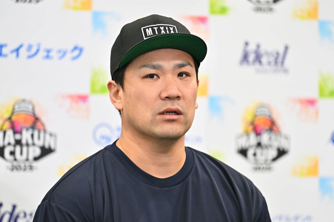 マー君カップ2025を終え取材に応じる巨人田中将（撮影・滝沢徹郎）