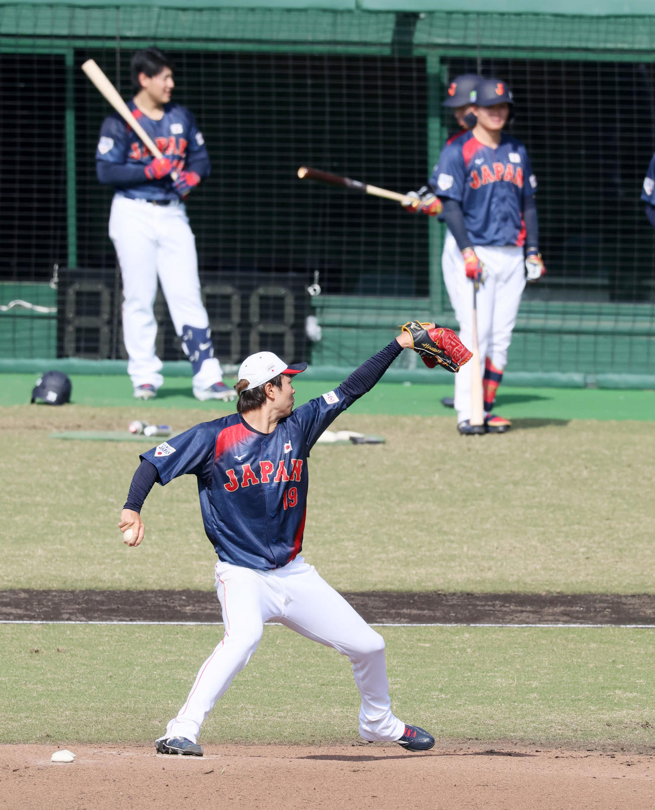 ピッチクロックを導入したライブBPに登板する高橋宏（撮影・加藤哉）
