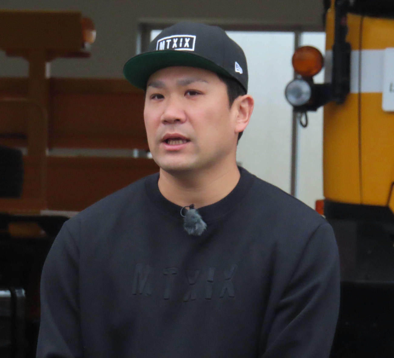 防災避難訓練に参加した巨人田中将（撮影・水谷京裕）