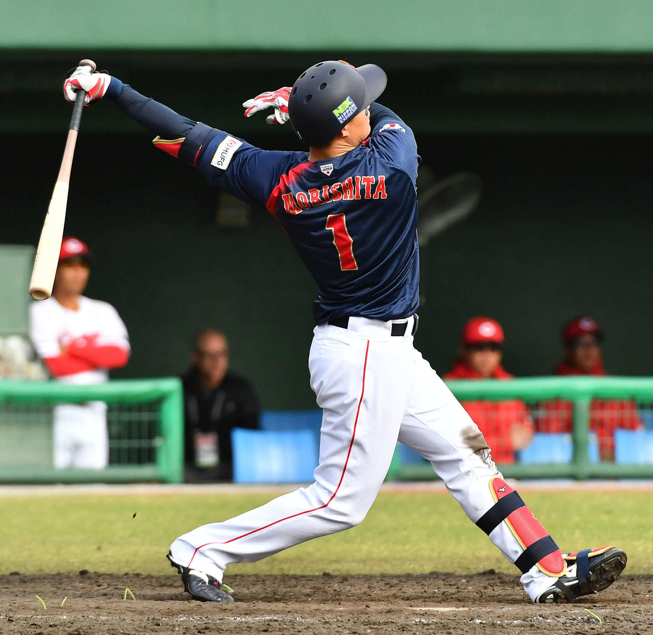 日本対広島　5回表日本2死二塁、森下は左越え2点本塁打を放つ（撮影・岩下翔太）