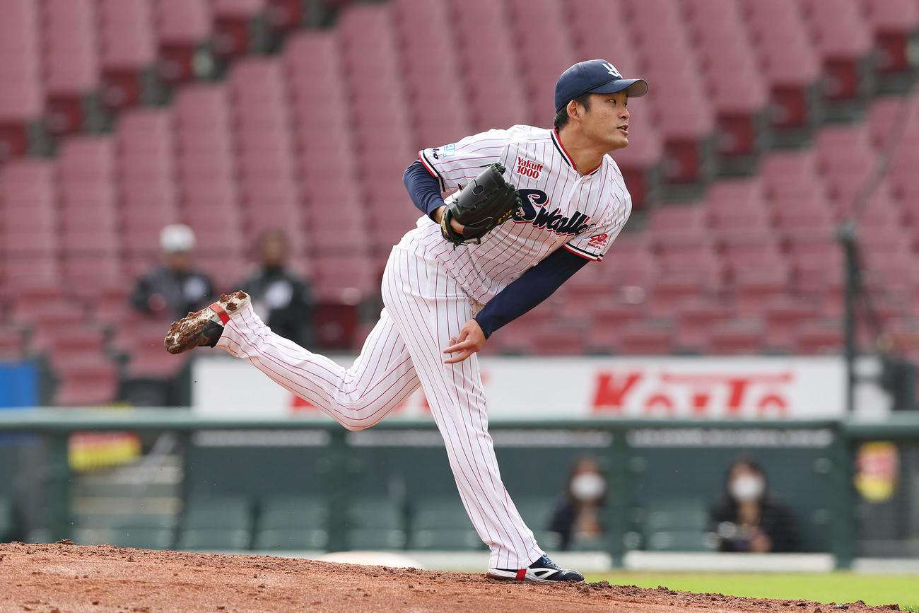 トライアウトで力投するヤクルト山本（撮影・前田充）
