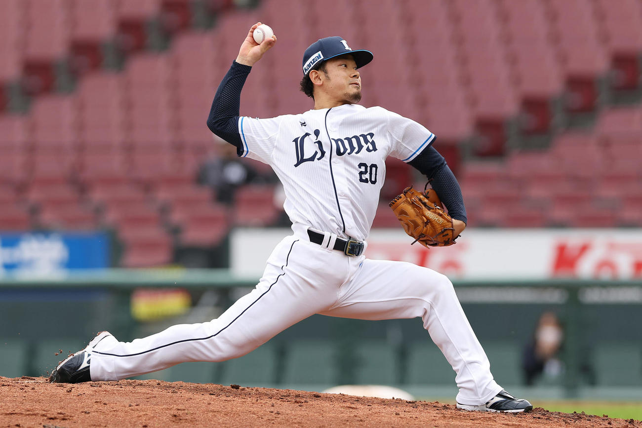 トライアウトで力投する西武田村（撮影・前田充）