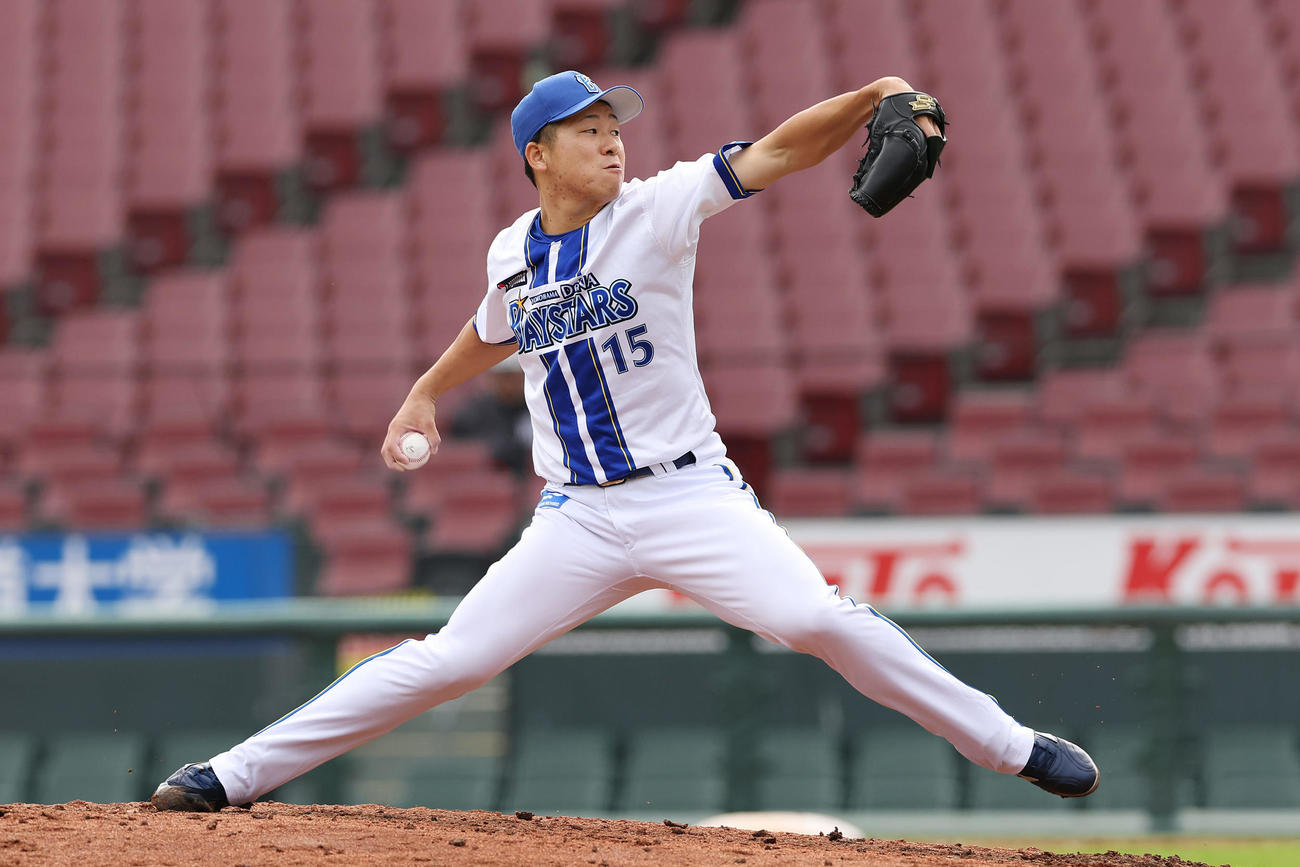 トライアウトで力投するDeNA徳山（撮影・前田充）