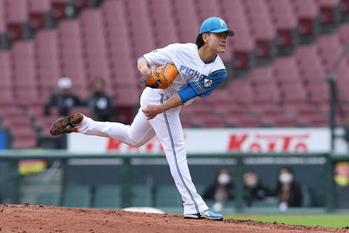 トライアウトで力投する日本ハム福田(撮影・前田充)