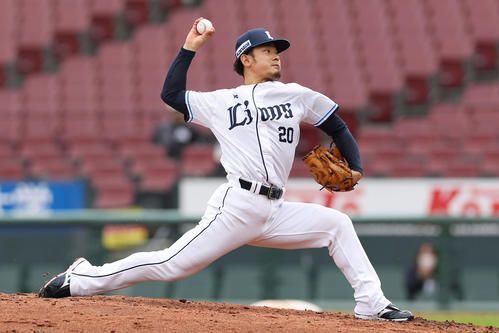 トライアウトで力投する西武田村(撮影・前田充)