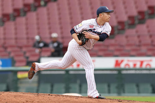 トライアウトで力投する関西独立L堺・久保拓真(撮影・前田充)