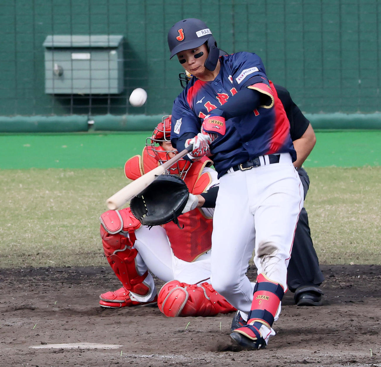 日本対広島　5回表日本2死二塁、森下は左越え2点本塁打を放つ（撮影・加藤哉）