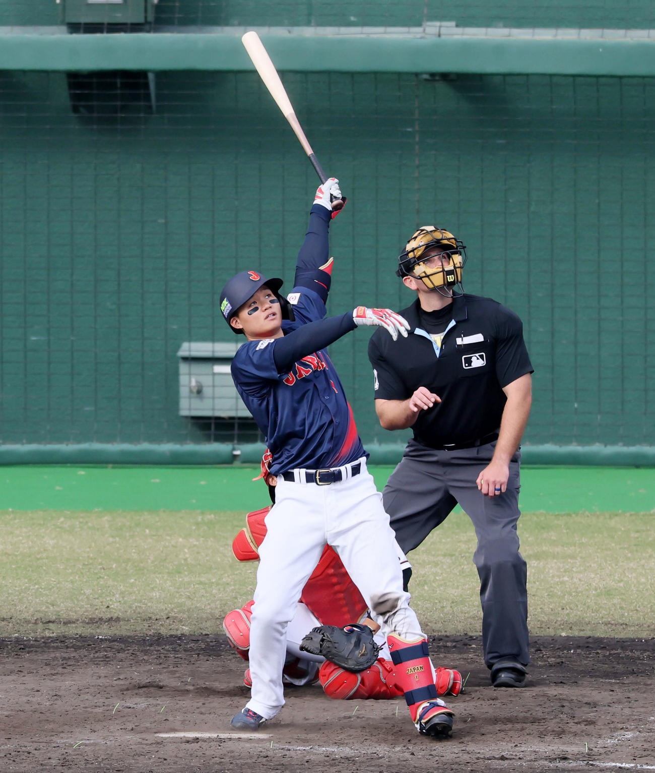日本対広島　5回表日本2死二塁、森下は左越え2点本塁打を放つ（撮影・加藤哉）