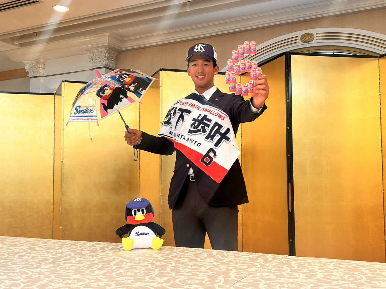 仮契約を結んだヤクルト1位松下歩叶内野手（撮影・平山連）