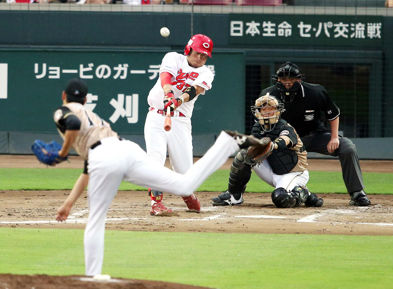 2013年6月18日交流戦　日本ハム大谷から本塁打を放つ広島松山
