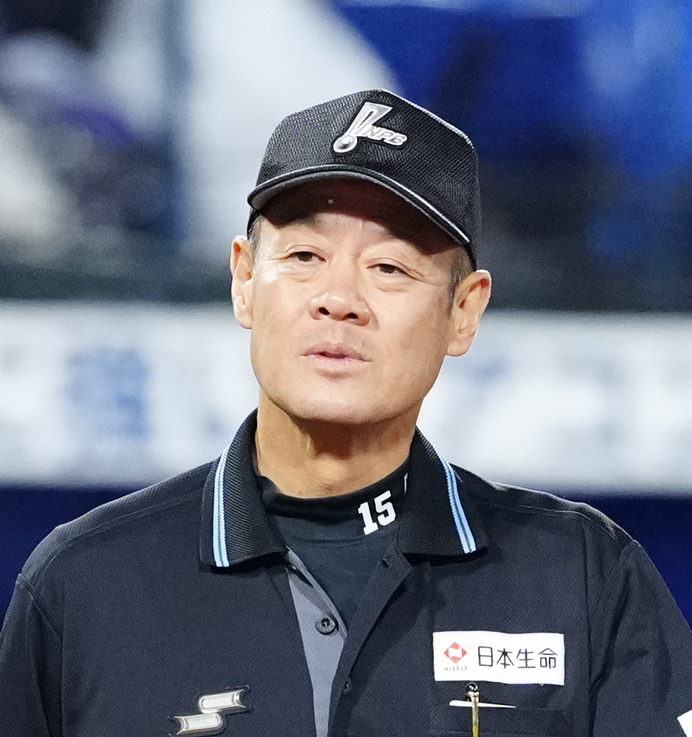 木内九二生審判員（2025年10月撮影）