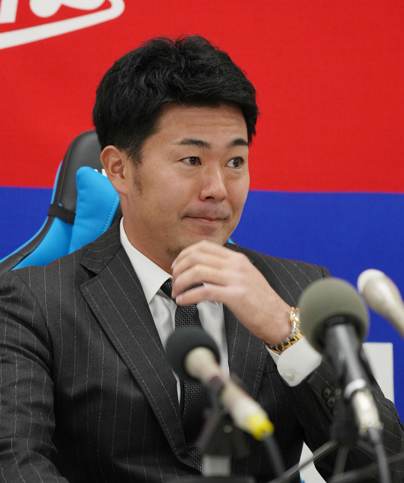 契約交渉を終え会見する木下（撮影・森本幸一）