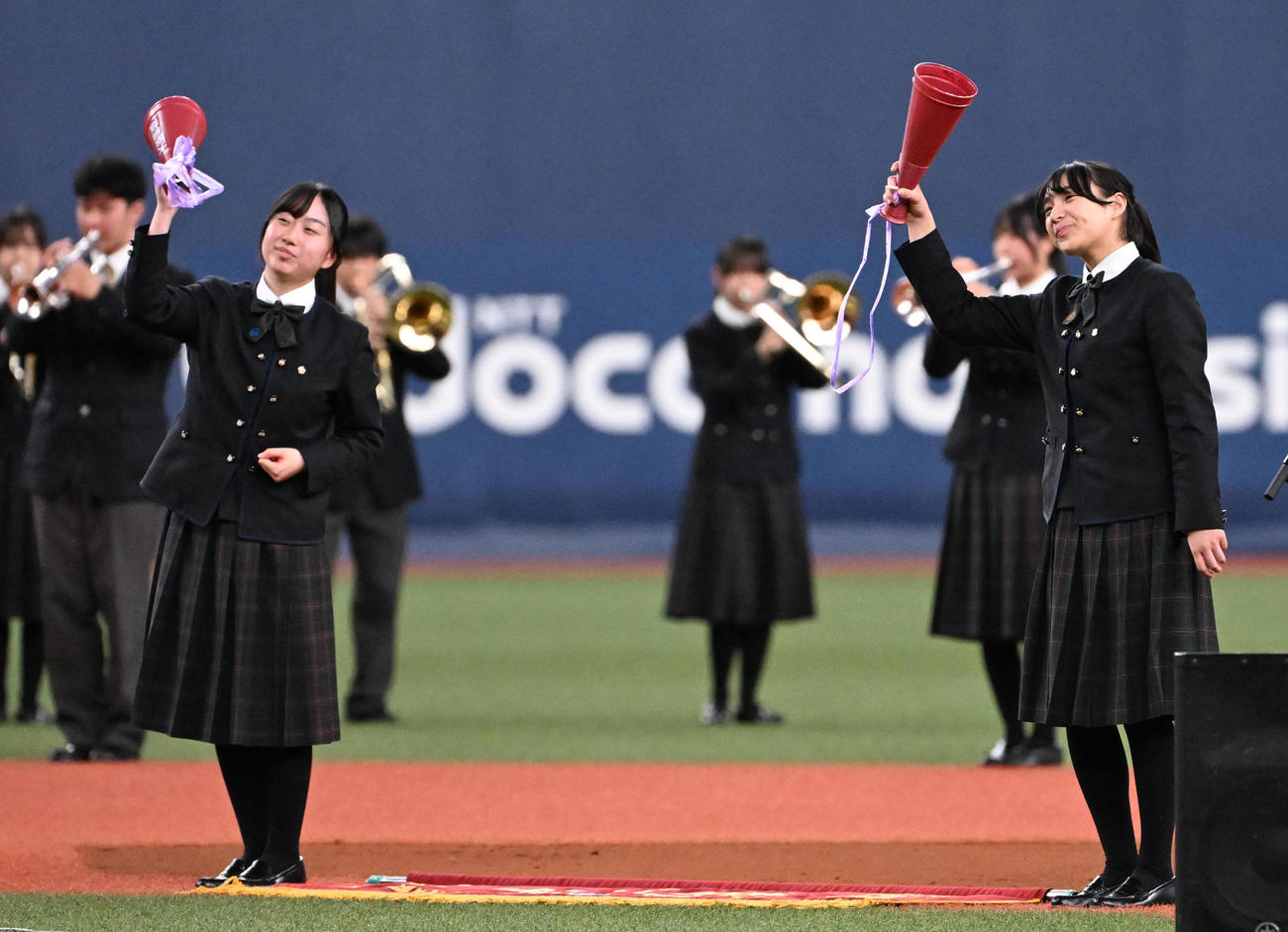 試合前に演奏する大阪桐蔭の吹奏楽部（撮影・石井愛子）