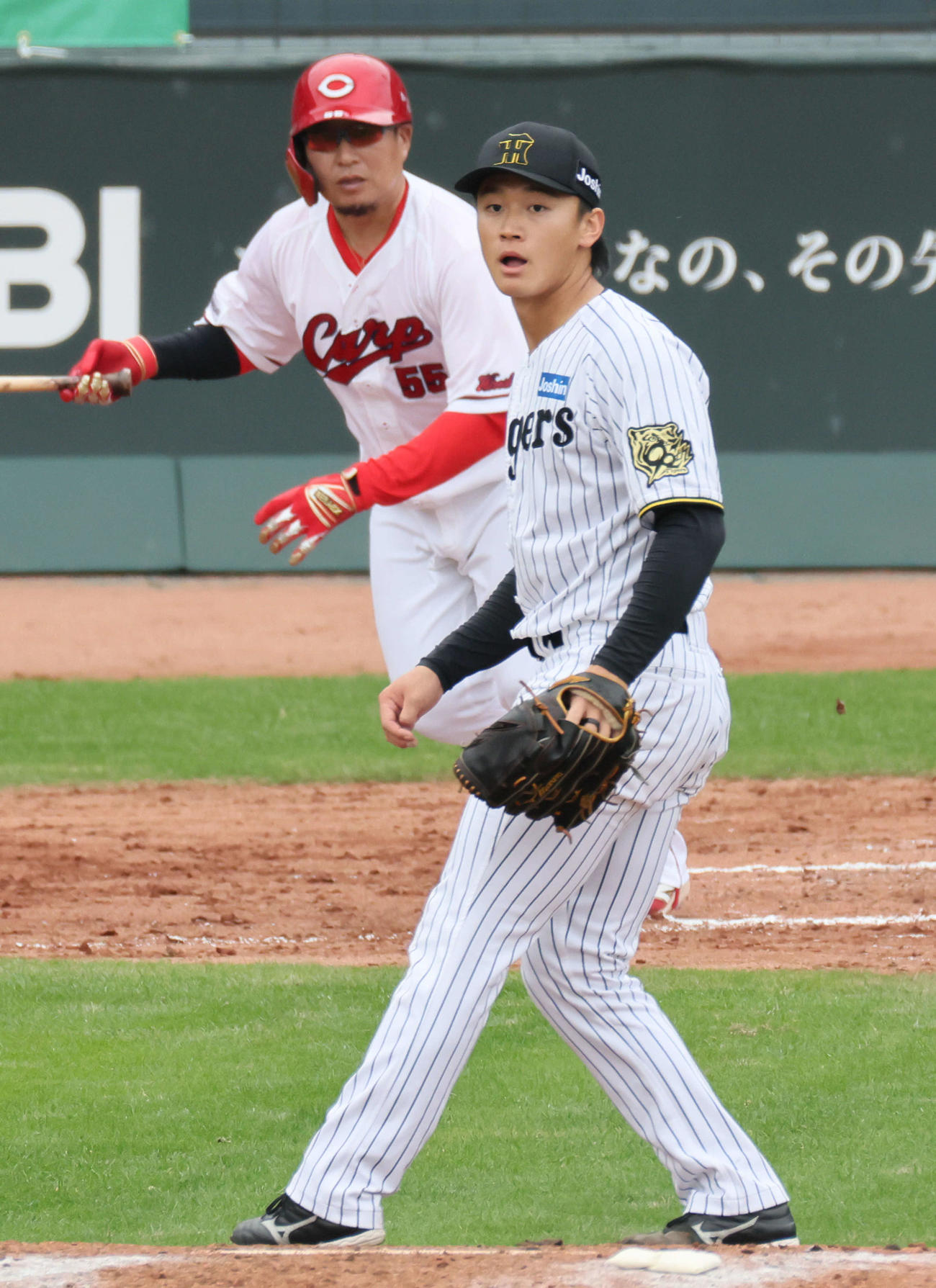 広島松山に中前打を浴びた阪神の森木（撮影・加藤孝規）　
