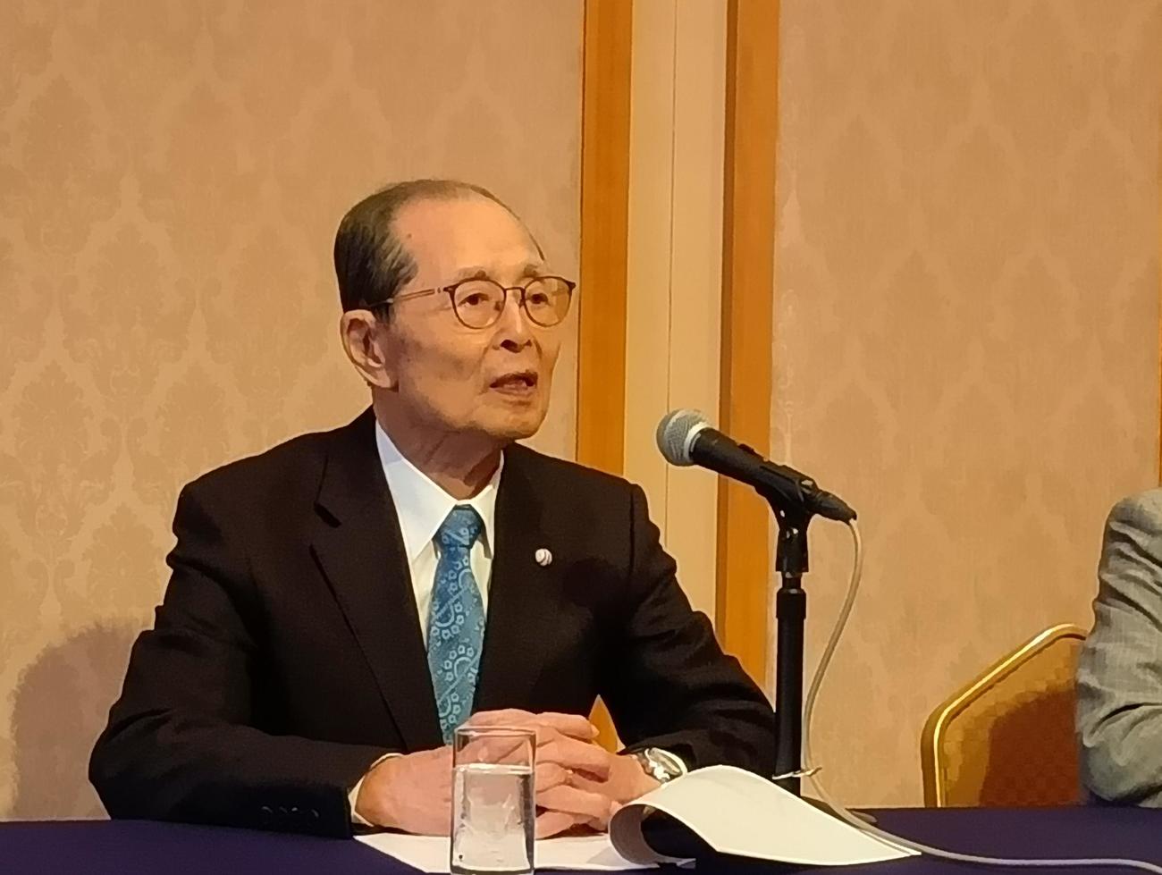 正力松太郎賞の選考委員会を終えて選考理由を説明する王貞治氏