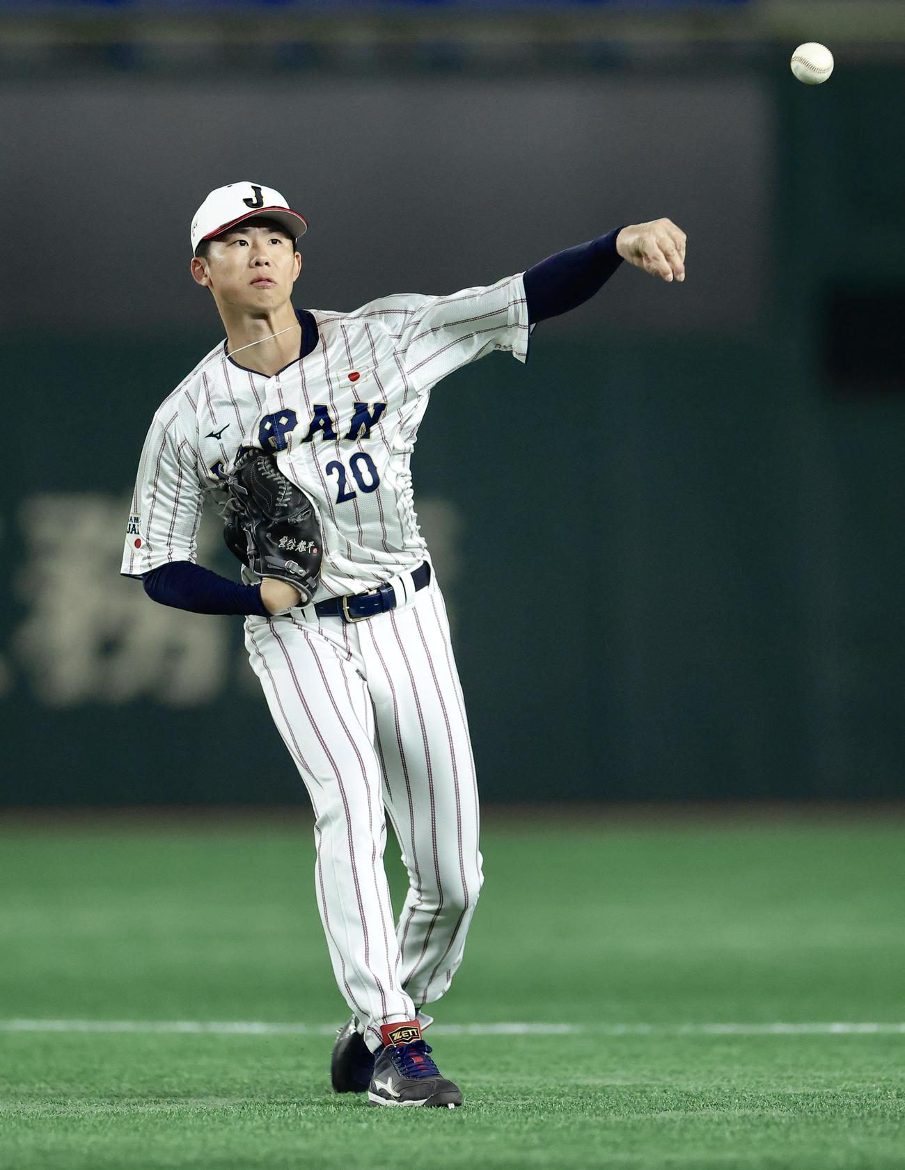 投手練習に臨む曽谷（撮影・河田真司）
