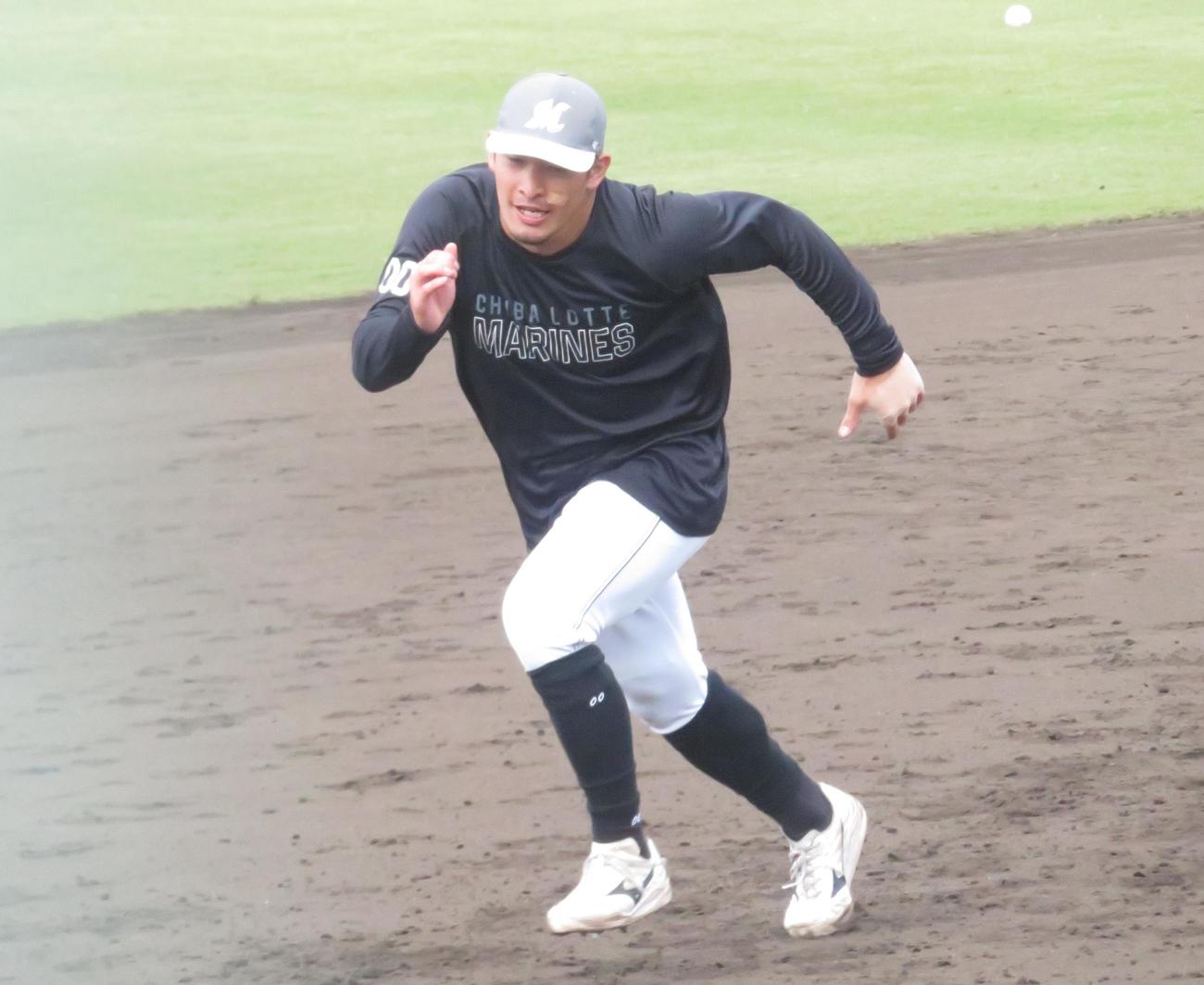 走塁練習をおこなう池田（撮影・星夏穂）