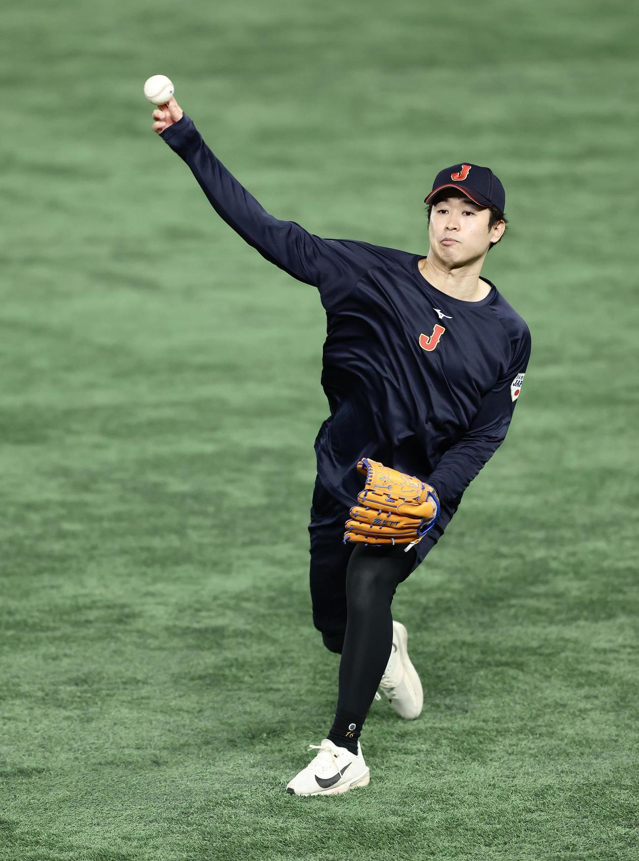 前日練習に臨む種市（撮影・河田真司）