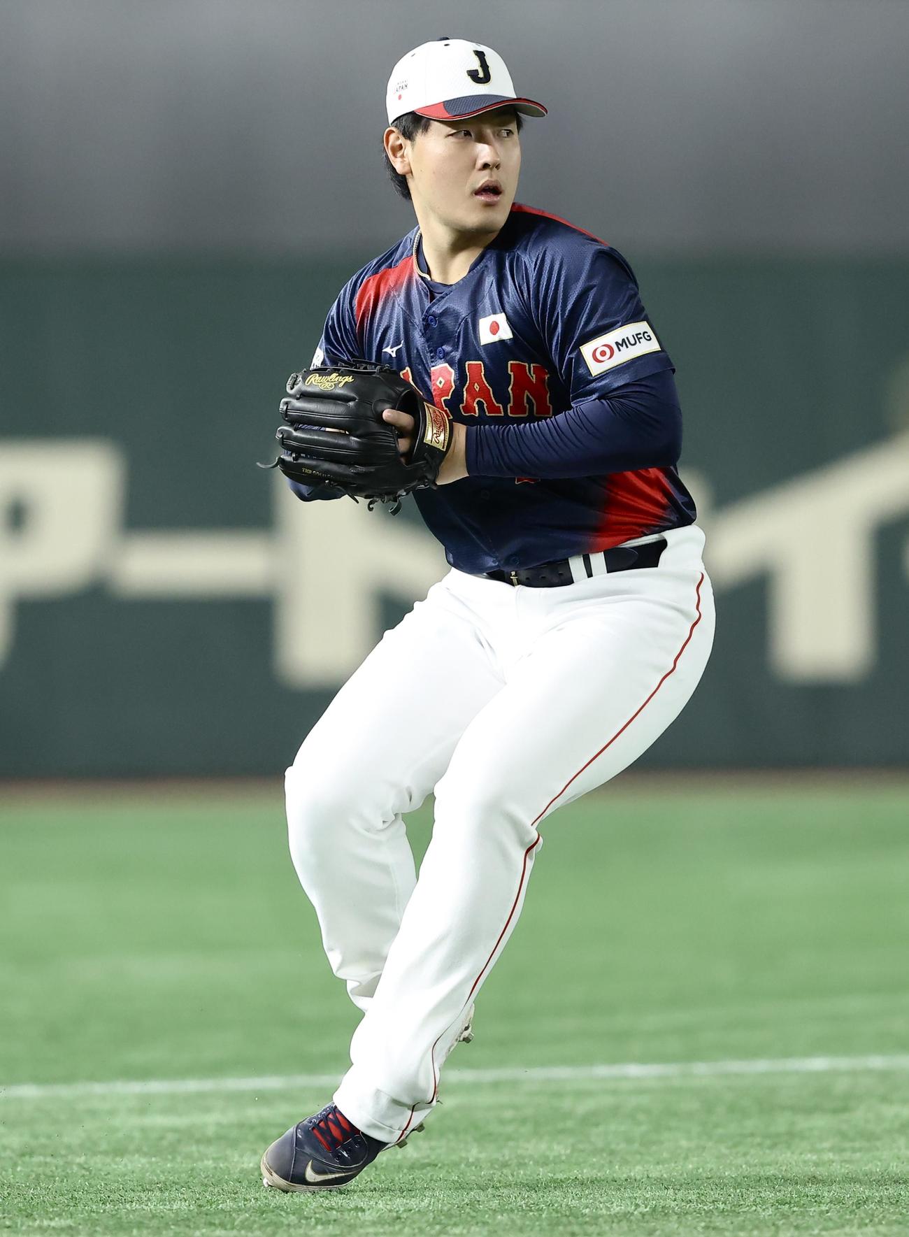 前日練習に臨む岡本（撮影・河田真司）