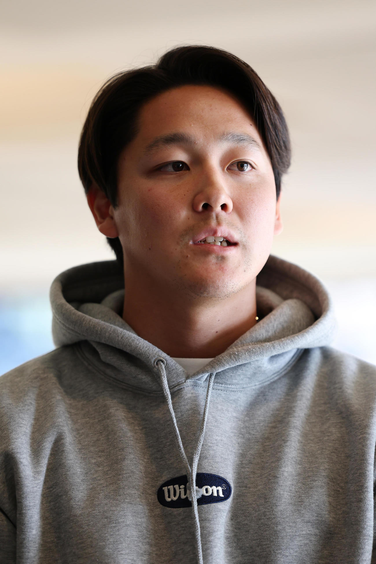 契約更改を終え、取材に応じる阪神木下（撮影・前田充）