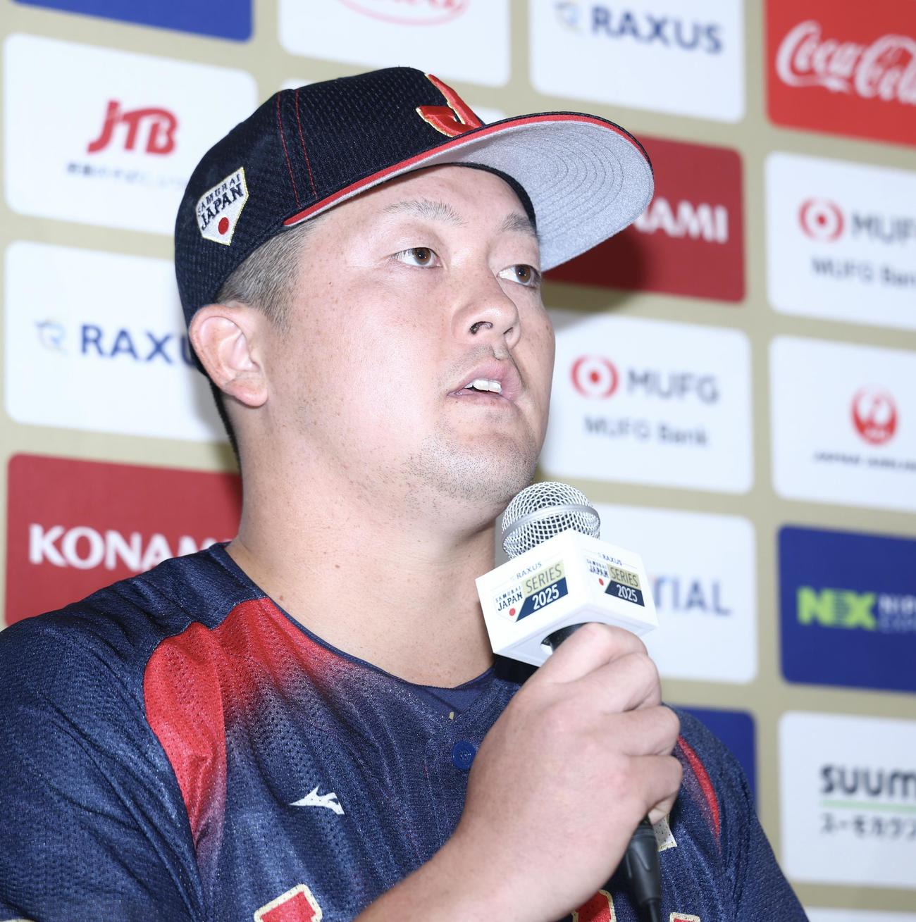 前日会見に臨む牧（撮影・河田真司）