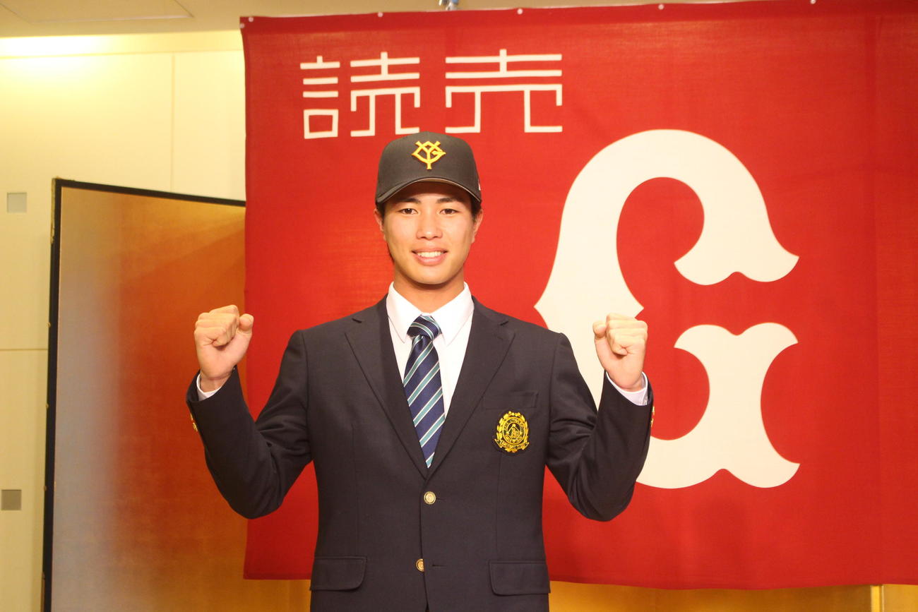 仮契約を行った山城