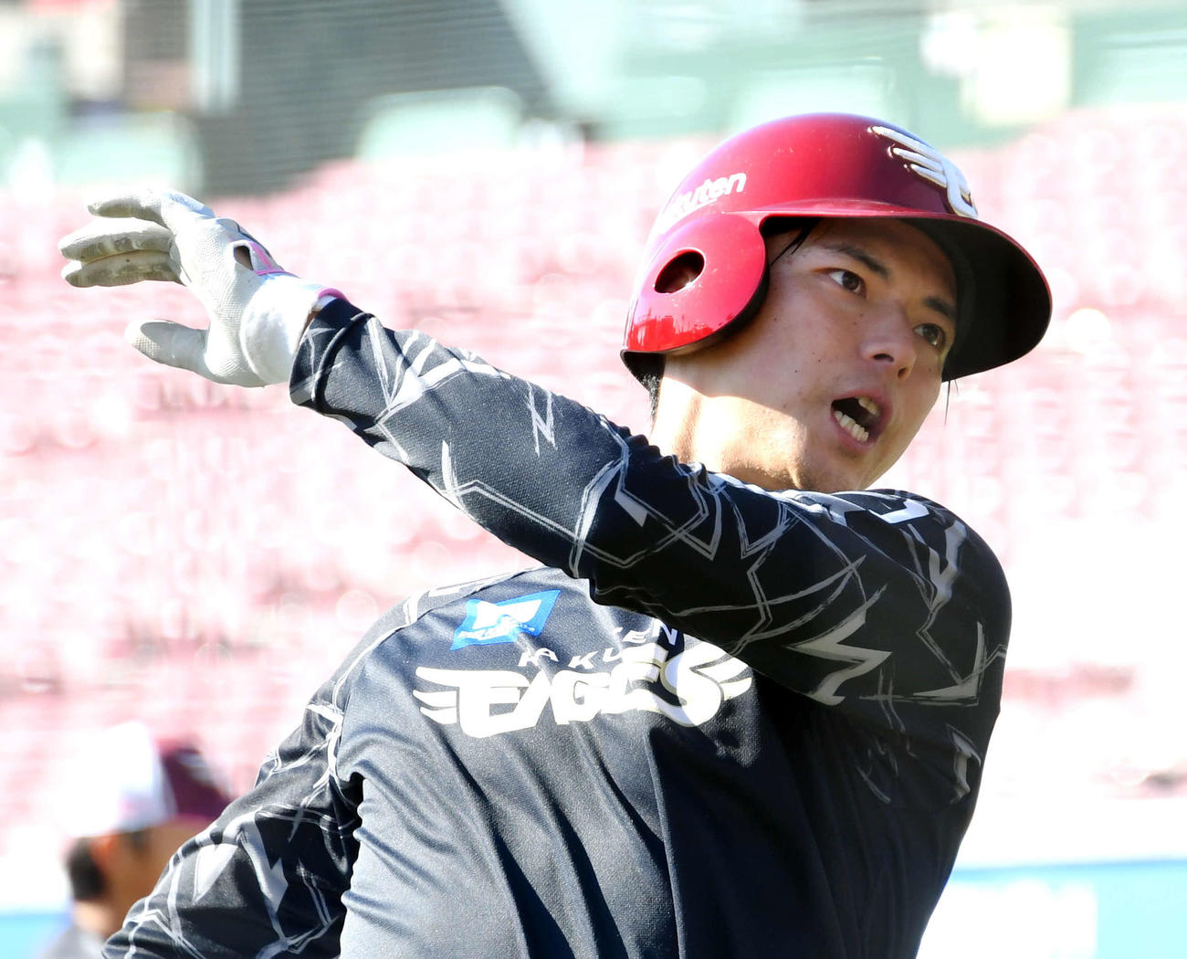 秋季練習最終日に打撃練習で汗を流す楽天宗山（撮影・山田愛斗）