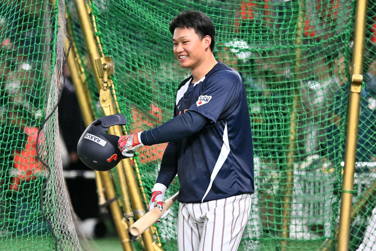 日本対韓国　試合前練習でリラックスした表情の森下（撮影・滝沢徹郎）