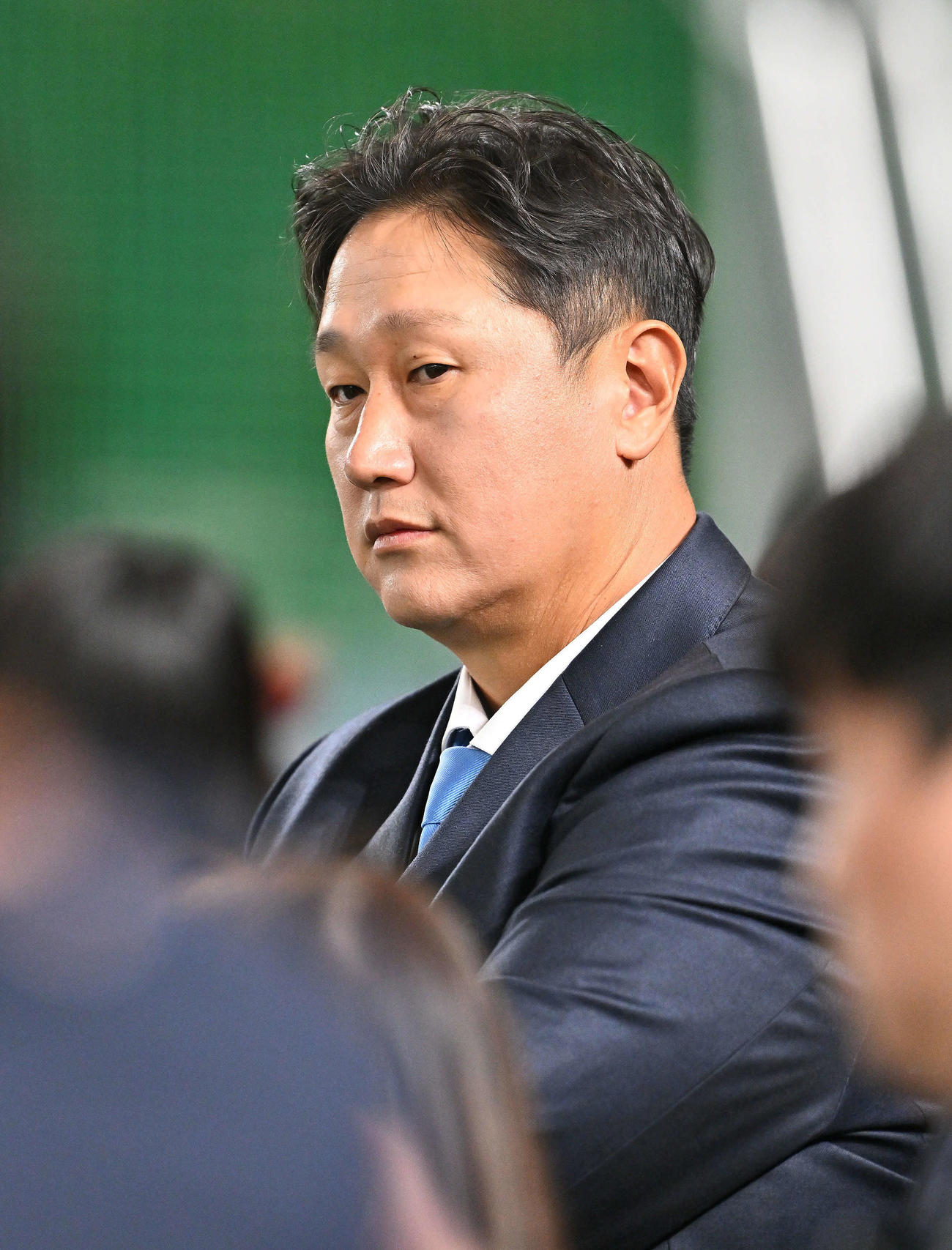 日本対韓国　試合前練習を見守る李大浩氏（撮影・滝沢徹郎）