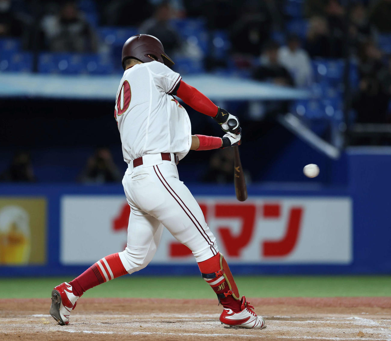 杏林大対名城大　8回裏名城大2死一、三塁、適時打を放つ山蔭（撮影・増田悦実）