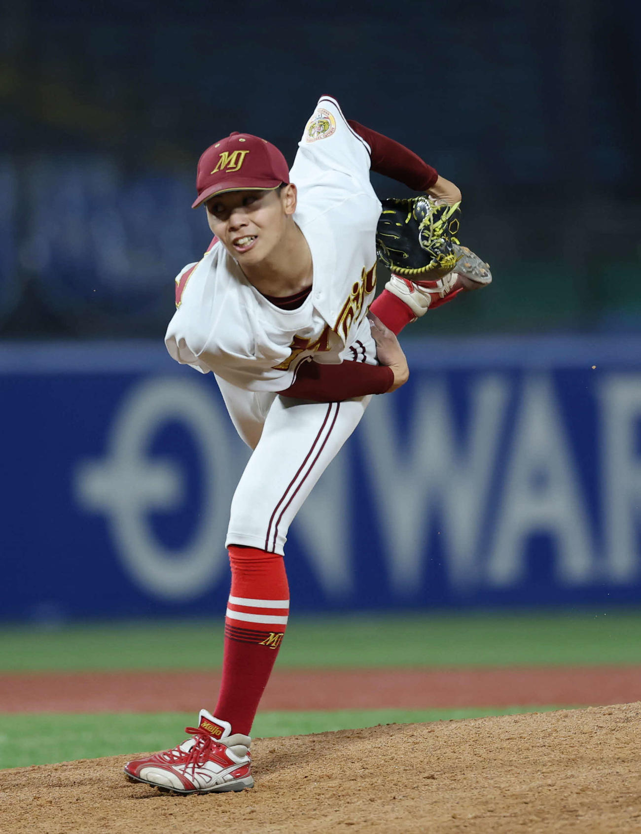 杏林大対名城大　8回表から登板し力投する名城大・大嶽（撮影・増田悦実）