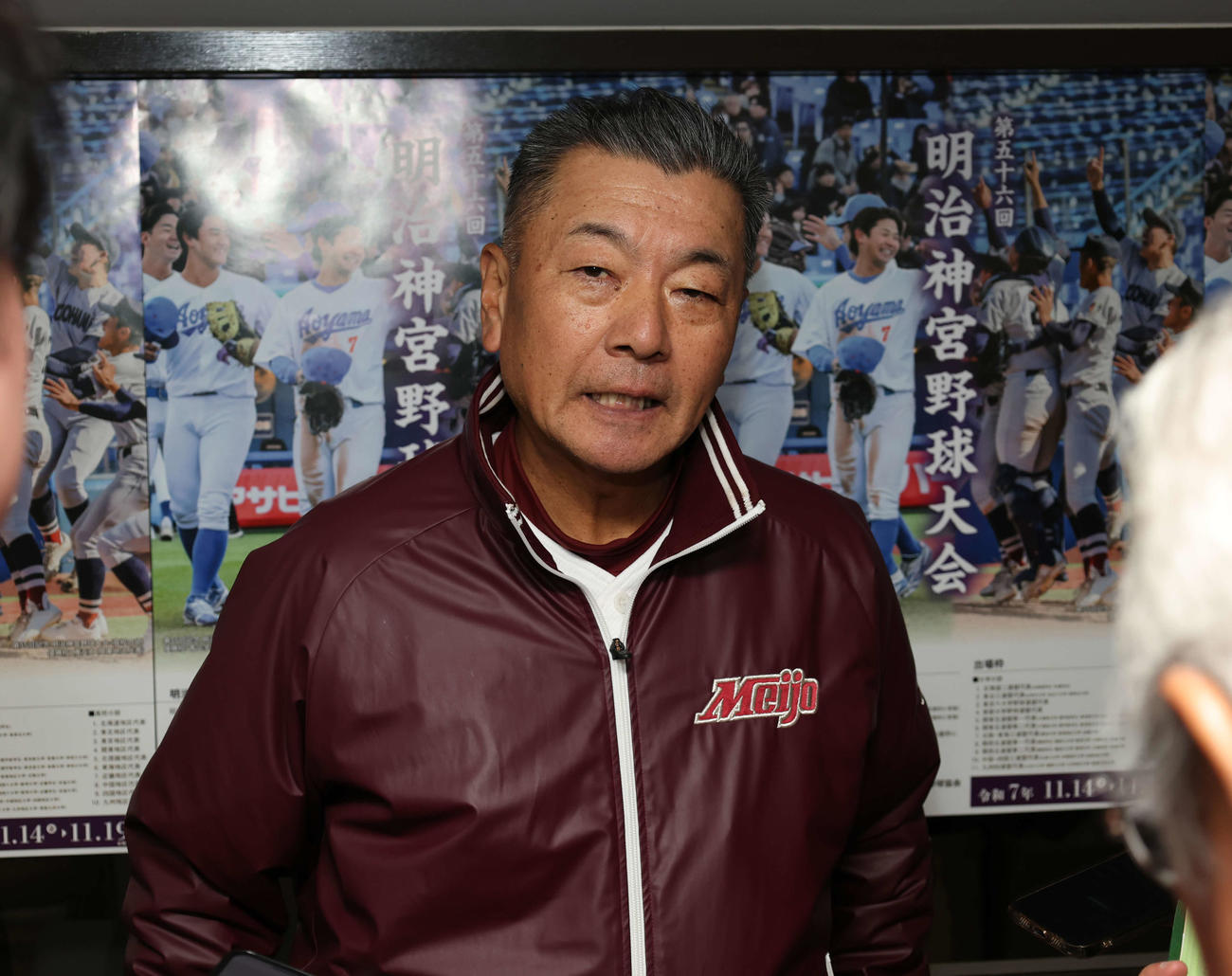 杏林大対名城大　試合後、囲み取材を受ける名城大・安江監督（撮影・増田悦実）