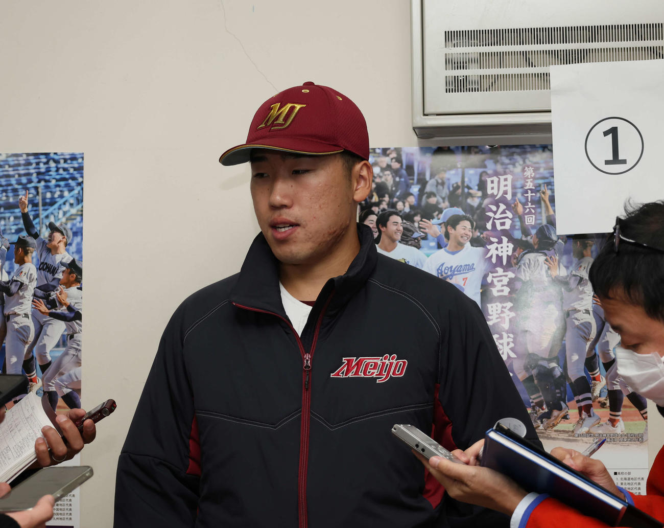 杏林大対名城大　試合後、囲み取材を受ける名城大・天野（撮影・増田悦実）