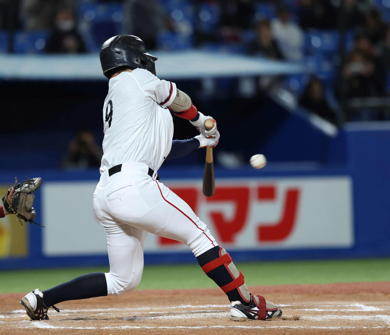 杏林大対名城大　6回表杏林大1死一、二塁、適時二塁打を放つ井土（撮影・増田悦実）