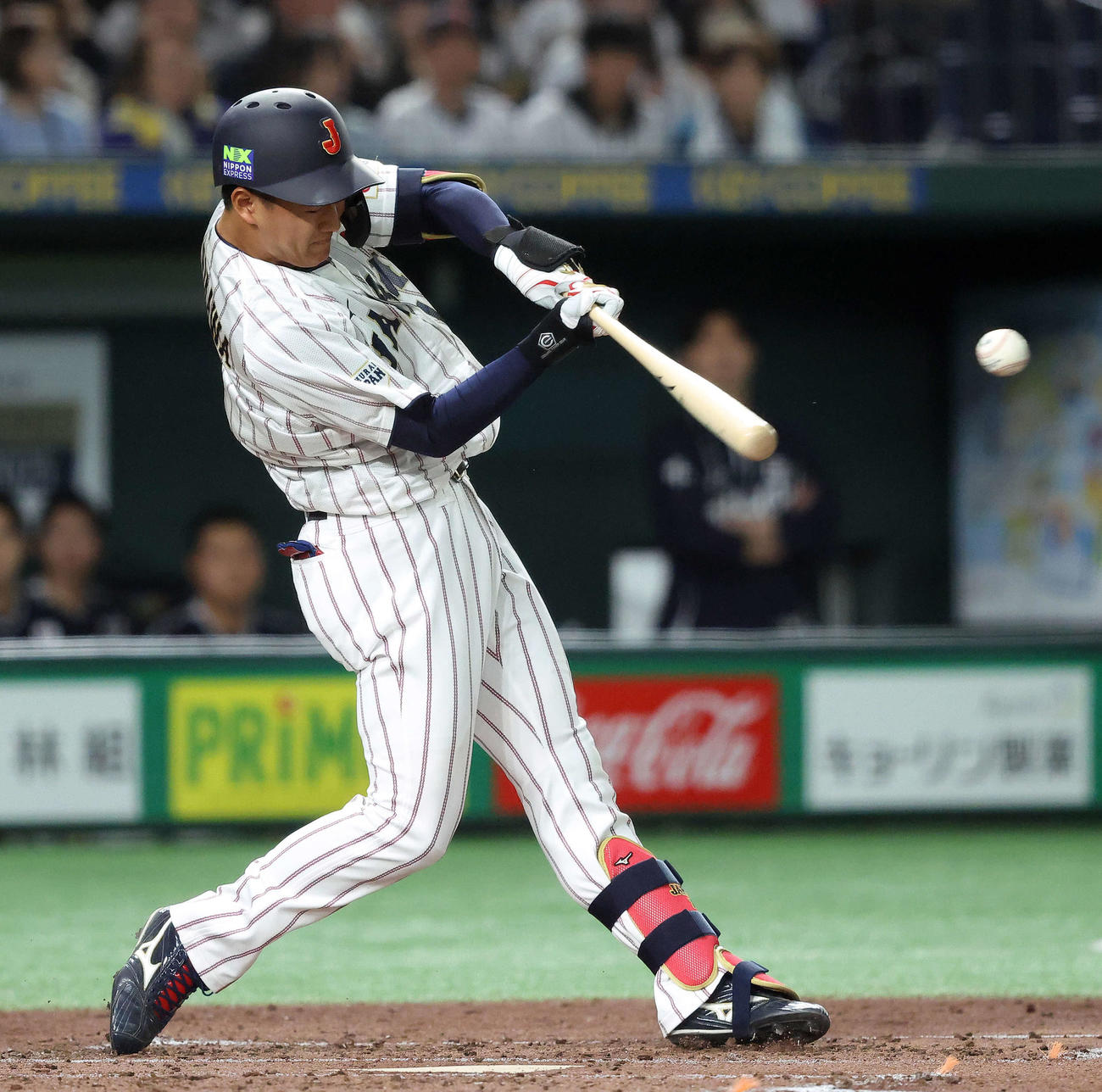 日本対韓国　3回裏日本無死、右前打を放つ西川（撮影・河田真司）