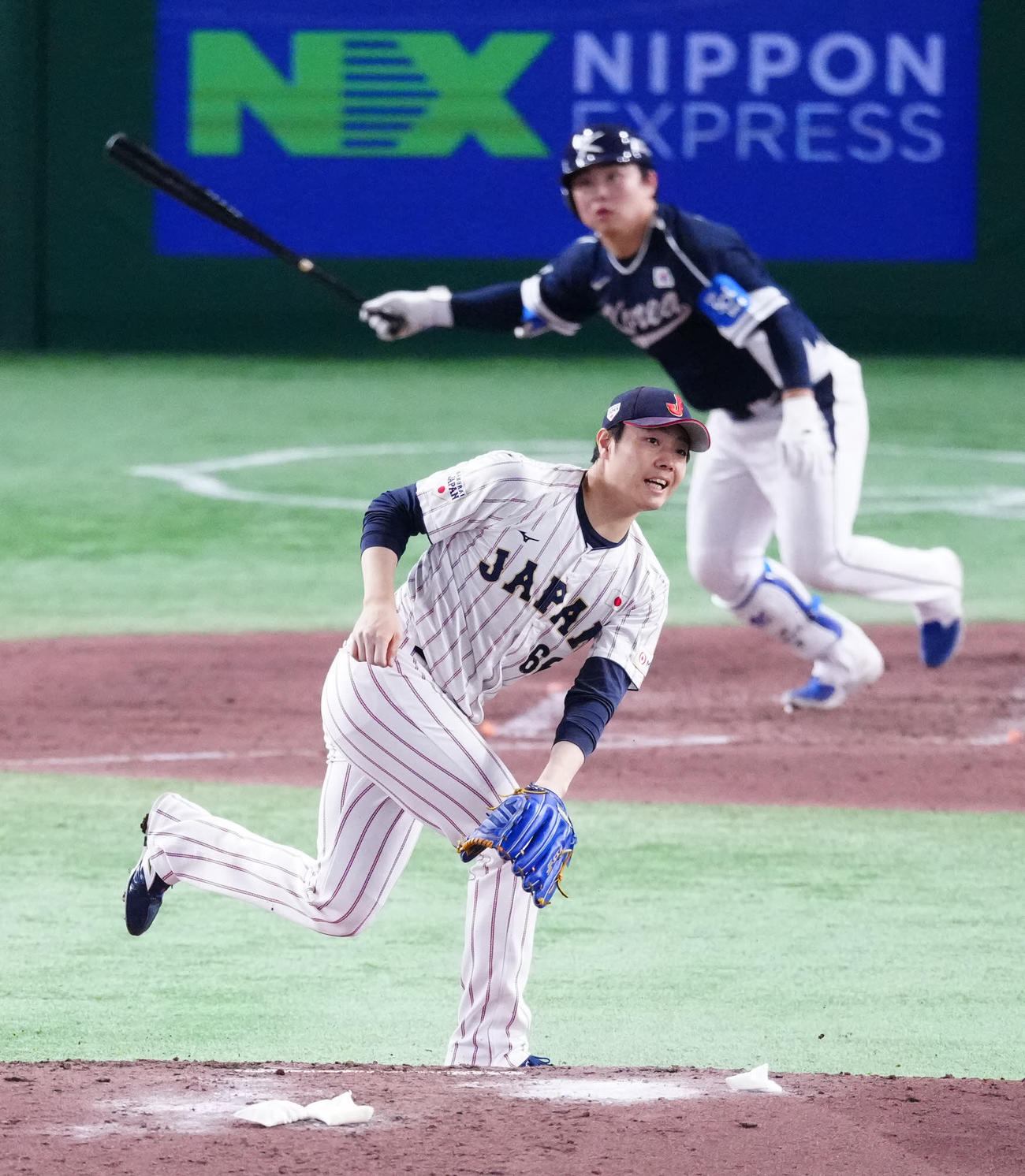 日本対韓国　5回表韓国無死、文賢彬を一直に仕留めた松本（撮影・江口和貴）