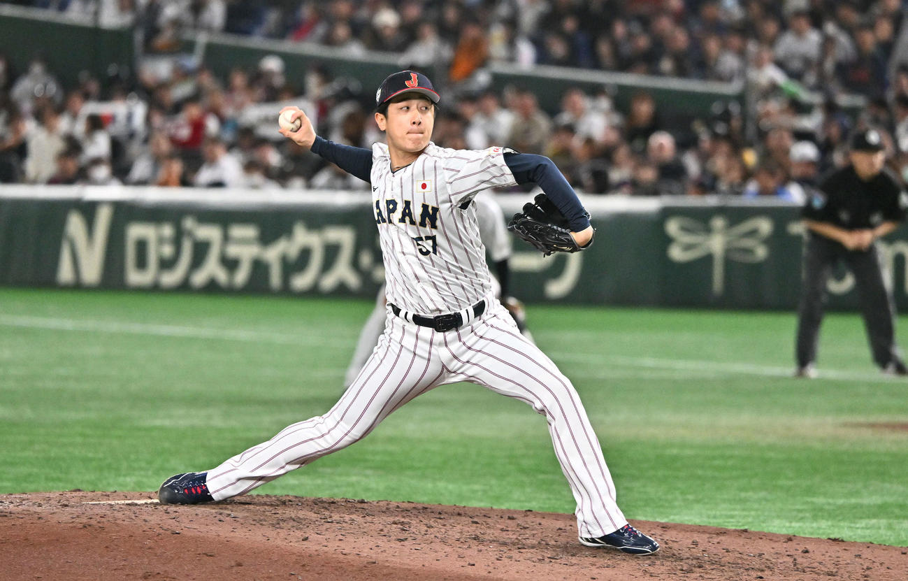 日本対韓国　6回表、日本4番手で登板する北山（撮影・滝沢徹郎）