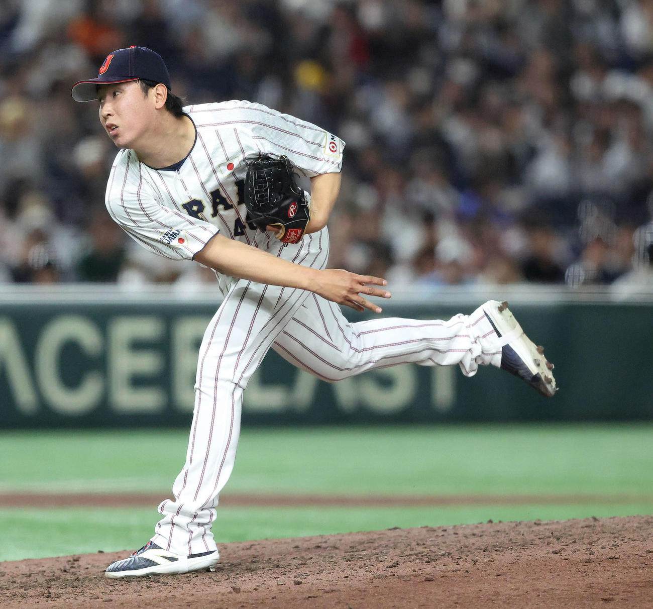 日本対韓国　8回表、5番手で登板する藤平（撮影・河田真司）