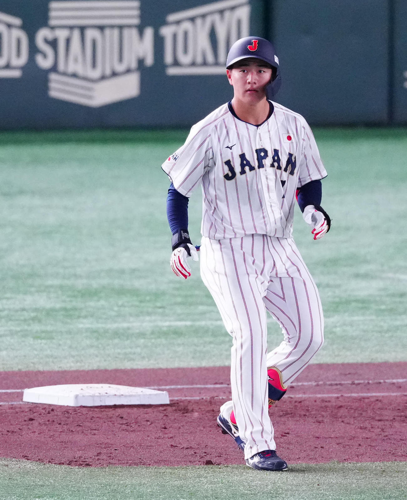 日本対韓国　3回裏日本無死、右前打を放った西川（撮影・江口和貴）