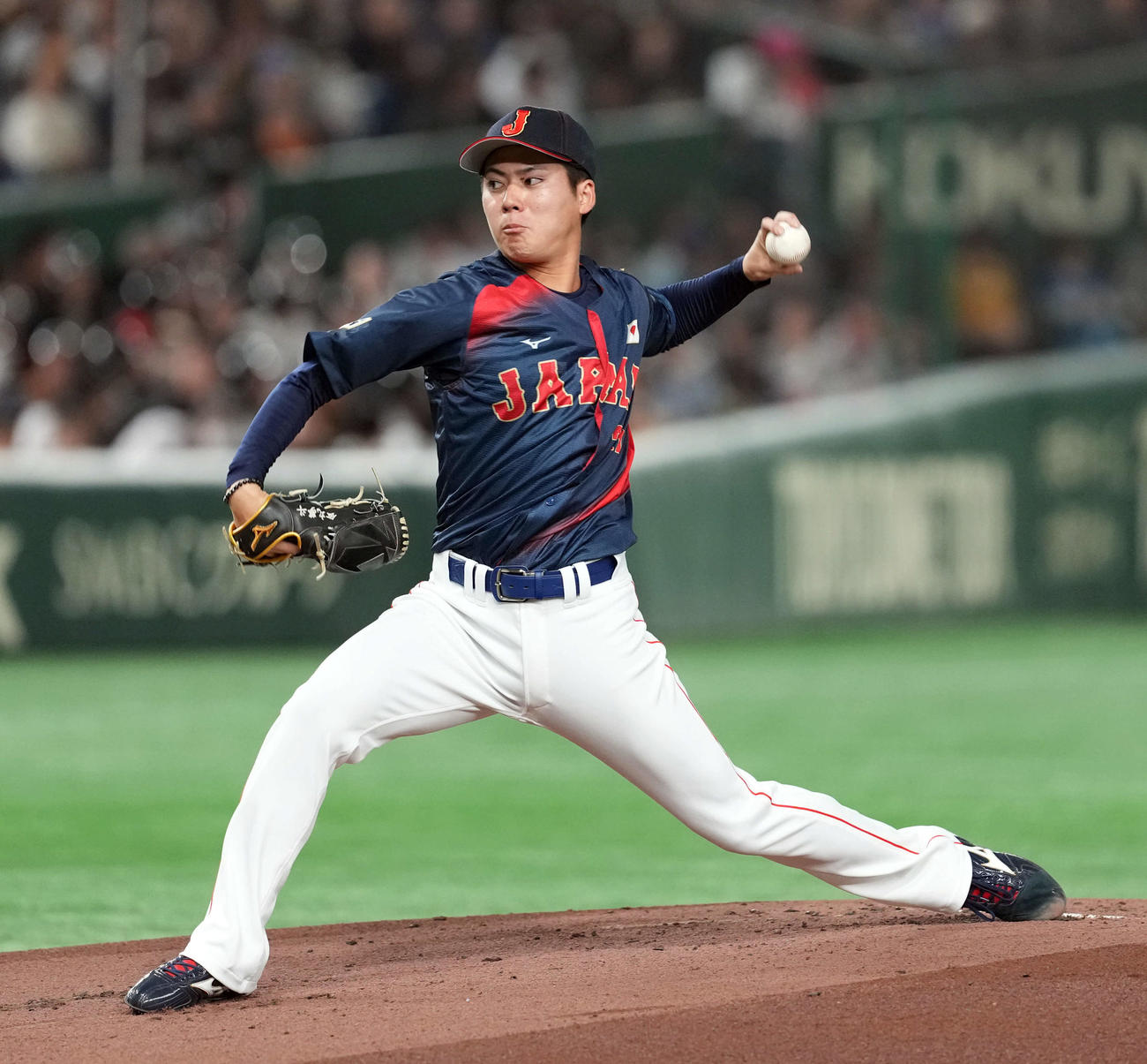 韓国対日本　集中する日本の先発金丸（撮影・たえ見朱実）